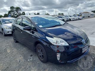 2015 Toyota Prius Hybrid Station Wagon Photo
