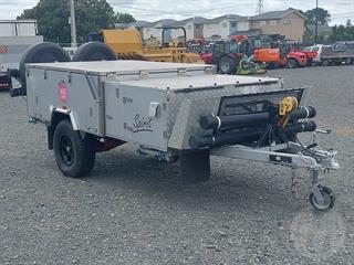 2015 Campervan Trailer Caravan Photo