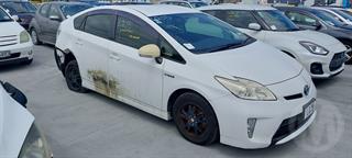2013 Toyota Prius Hybrid Hatch Photo