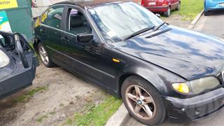 2003 BMW 320i Sedan Photo