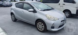 2013 Toyota Aqua Hatch Photo