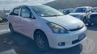 2005 Toyota Wish Station Wagon Photo