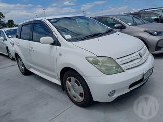 2004 Toyota Ist Hatch Photo
