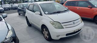 2004 Toyota IST Hatch Photo