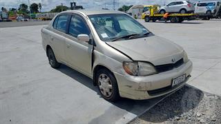 2000 Toyota Platz Sedan Photo