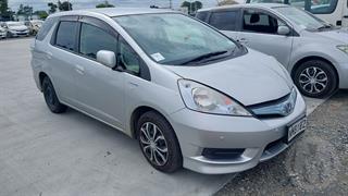 2013 Honda fit Shuttle Station Wagon Photo