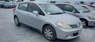 2009 Nissan Tiida Hatch Photo