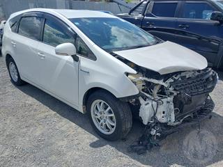 2013 Toyota Prius Alpha Station Wagon Photo