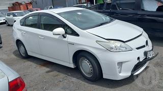 2013 Toyota Prius Hybrid Hatch Photo