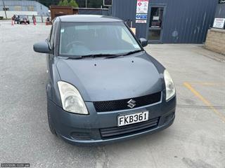 2005 Suzuki Swift Hatch Photo