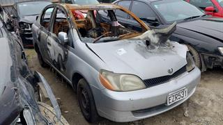 2001 Toyota Platz Sedan Photo