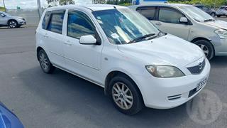 2004 Mazda Demio Hatch Photo