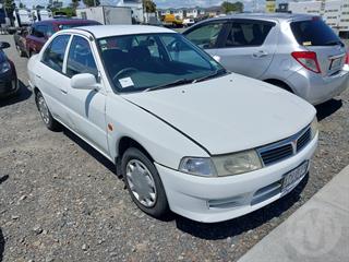 2001 Mitsubishi Lancer 1.8 GLXi Sedan M Sedan Photo