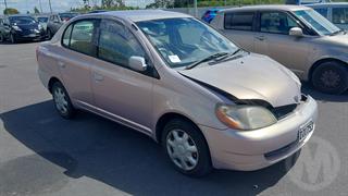 2000 Toyota Platz Hatch Photo