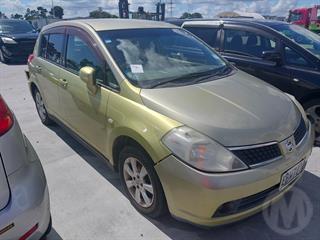 2004 Nissan Tiida Station Wagon Photo