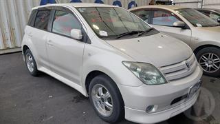2005 Toyota IST Hatch Photo