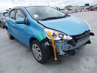 2015 Toyota Aqua Hybrid Hatch Photo