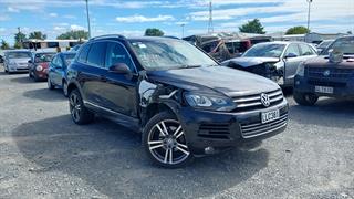 2012 Volkswagen Touareg Station Wagon Photo