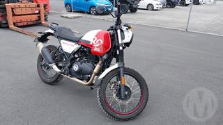 2025 Royal Enfield Himalayan Motorcycle Photo