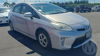2012 Toyota Prius Hybrid Hatch Photo