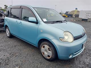 2005 Toyota Sienta Multi Purpose Vehicle Photo