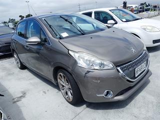 2014 Peugeot 208 Allure 5 DR Hatch Photo