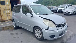 2005 Toyota Funcargo Station Wagon Photo