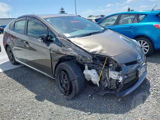 2013 Toyota Prius Hybrid Hatch Photo