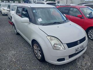 2005 Suzuki Swift Hatch Photo