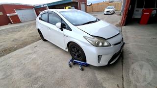 2013 Toyota Prius Hatch Photo