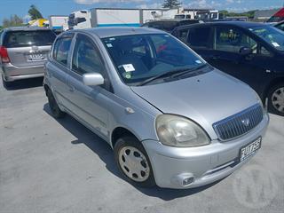 2000 Toyota Vitz Hatch Photo