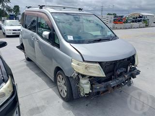 2005 Nissan Serena Station Wagon Photo