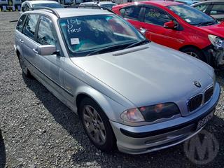 2001 BMW 325i Touring Photo