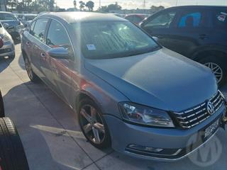 2013 Volkswagen Passat TDI 130kw CL Sedan Photo