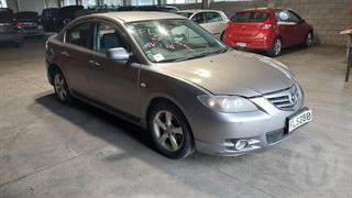 2005 Mazda Axela Sedan Photo