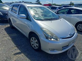2006 Toyota Wish Station Wagon Photo