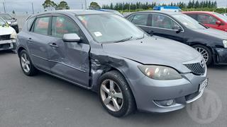 2004 Mazda Axela Hatch Photo