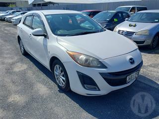 2011 Mazda Axela Hatch Photo