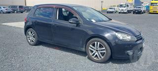 2010 Volkswagen Golf TSI Hatch Photo
