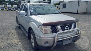 2006 Nissan Navara 4.0 2WD AT Petrol Dual Cab Chassis Photo