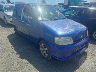 2002 Nissan Cube Station Wagon Photo