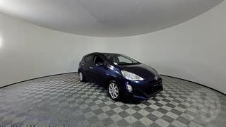 2016 Toyota Aqua Hybrid 5D Hatch Photo