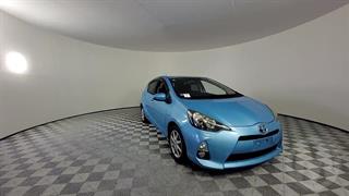 2012 Toyota Aqua Hybrid 5D Hatch Photo