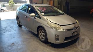 2011 Toyota Prius Hatch Photo