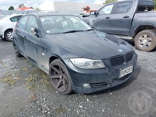 2011 BMW 320i Sedan Photo