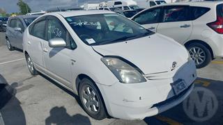 2010 Toyota Prius Station Wagon Photo