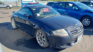 2005 Audi TT Coupé Photo