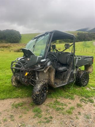 2022 Can-Am Defender HD10 XT Quad Bike Photo