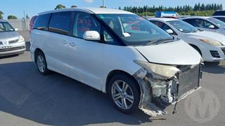 2006 Toyota Estima Sedan Photo