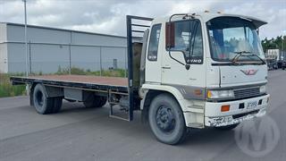 1993 Hino FE3HPKA Flat Deck GCM 18,000kg Photo